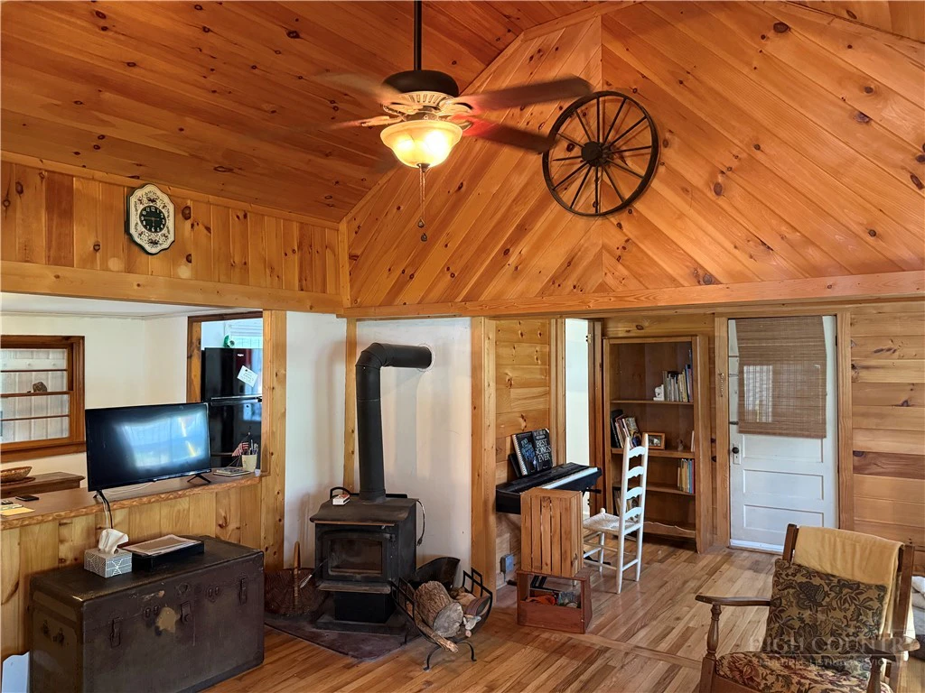 Image number 9 for the current listing