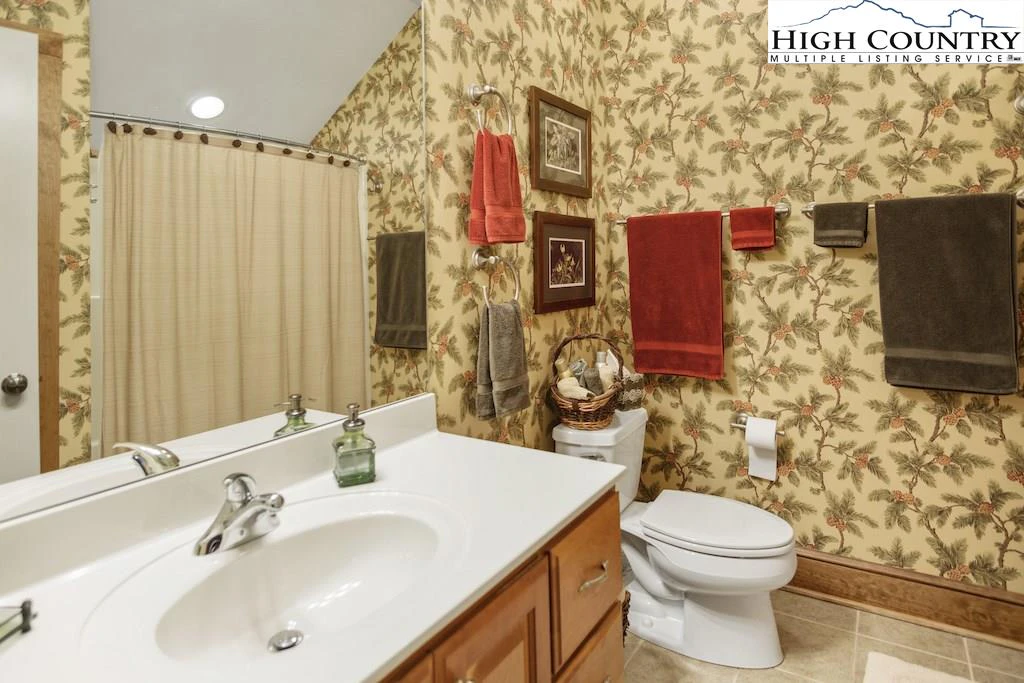 Image number 3 for the current listing