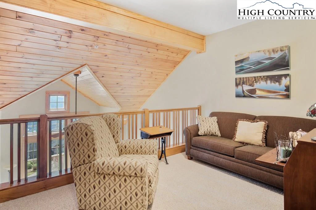 Image number 4 for the current listing