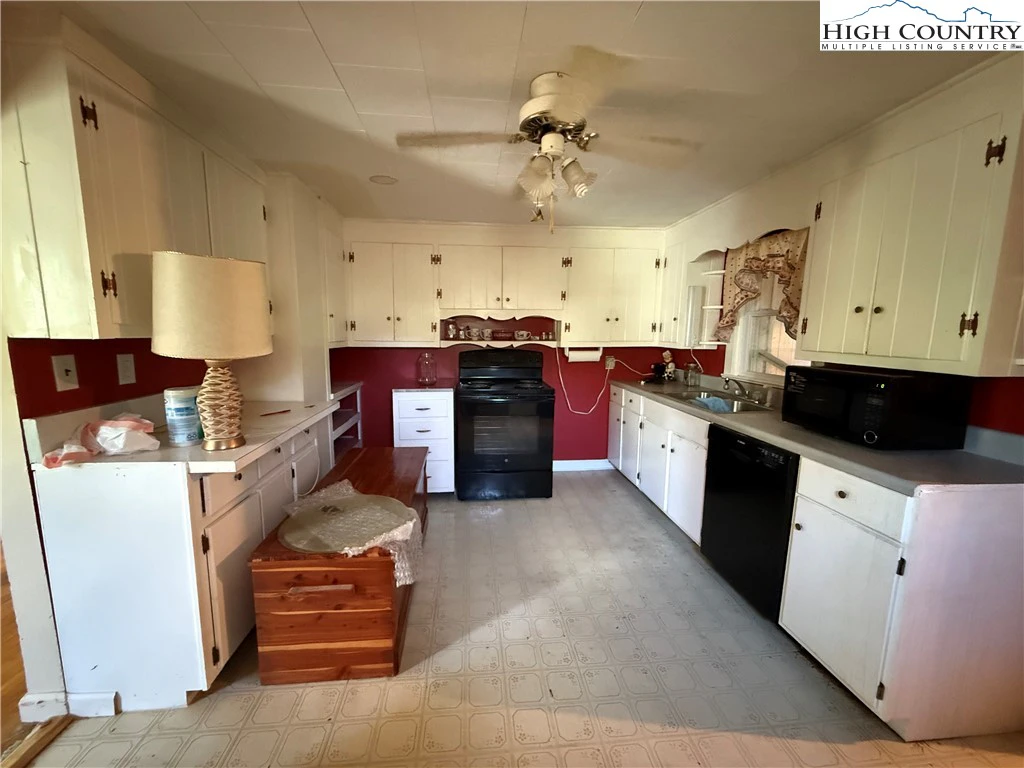 Image number 11 for the current listing