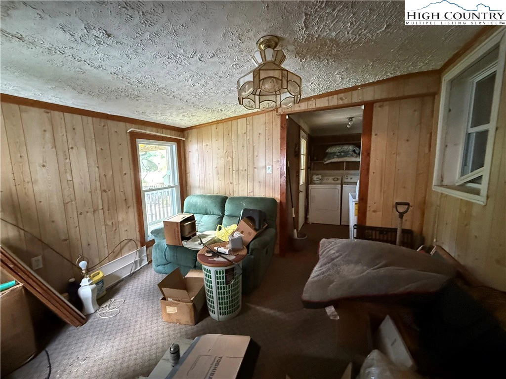Image number 3 for the current listing
