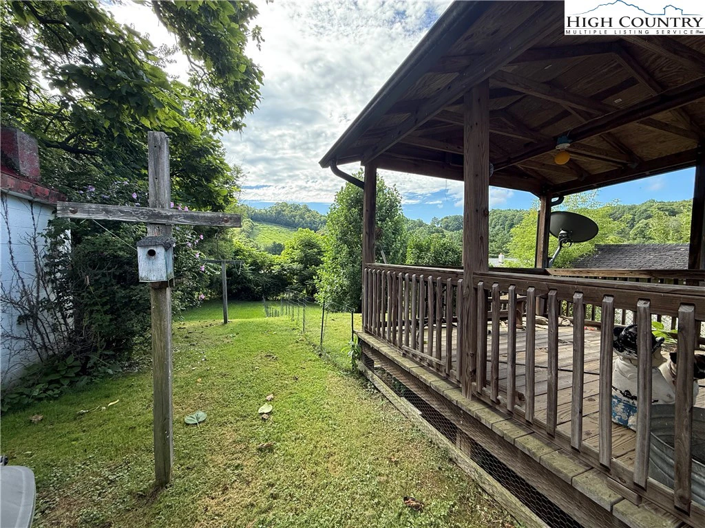 Image number 13 for the current listing