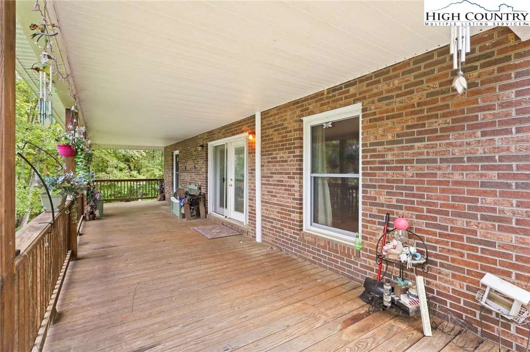 Image number 10 for the current listing