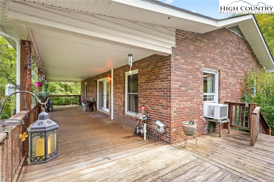 Image number 12 for the current listing