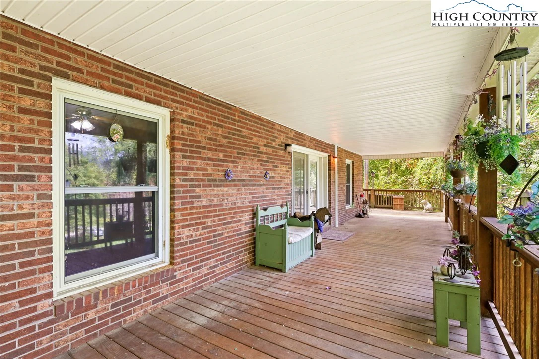Image number 13 for the current listing