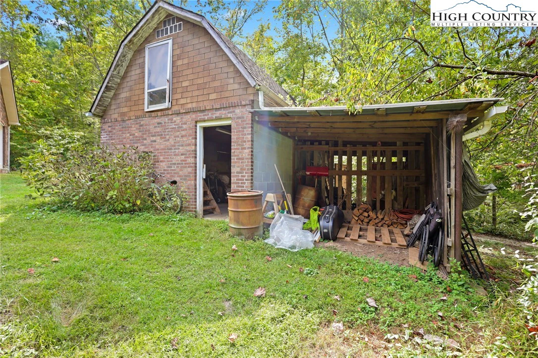 Image number 22 for the current listing