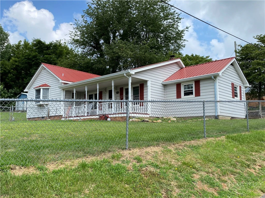 Image number 1 for the current listing