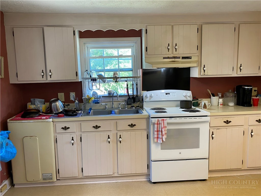 Image number 9 for the current listing