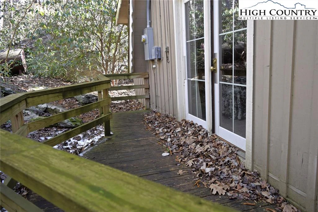 Image number 7 for the current listing
