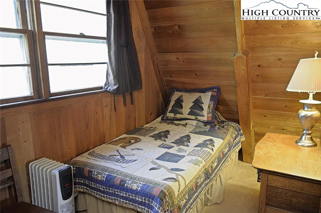 Image number 18 for the current listing