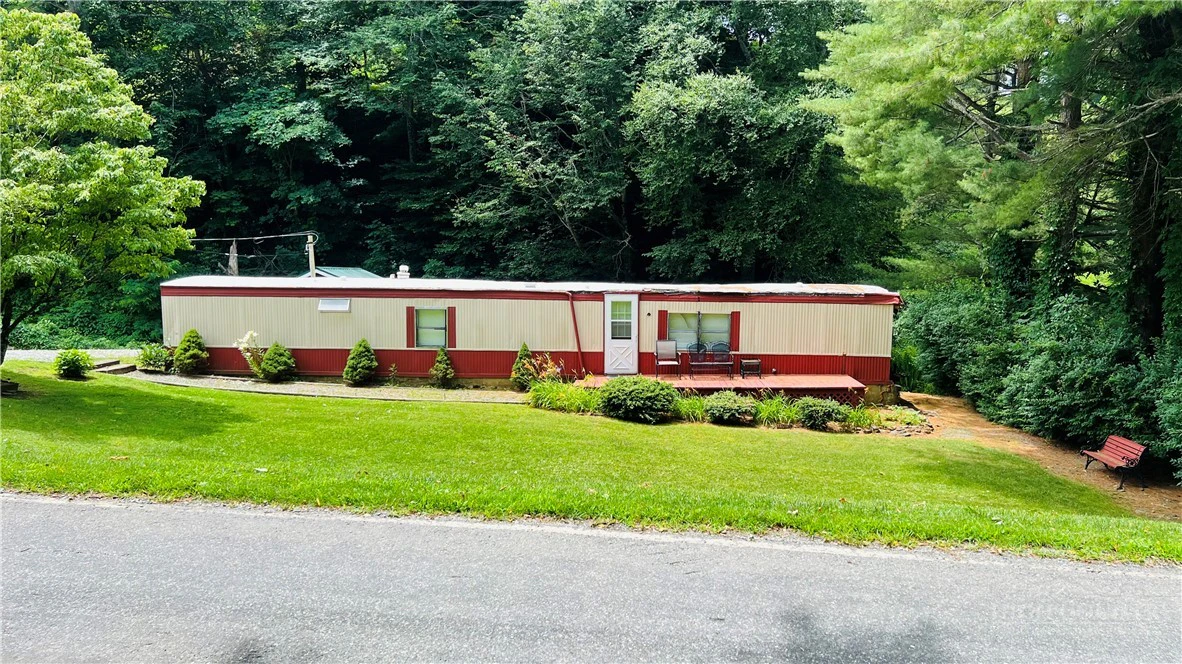 Image number 14 for the current listing