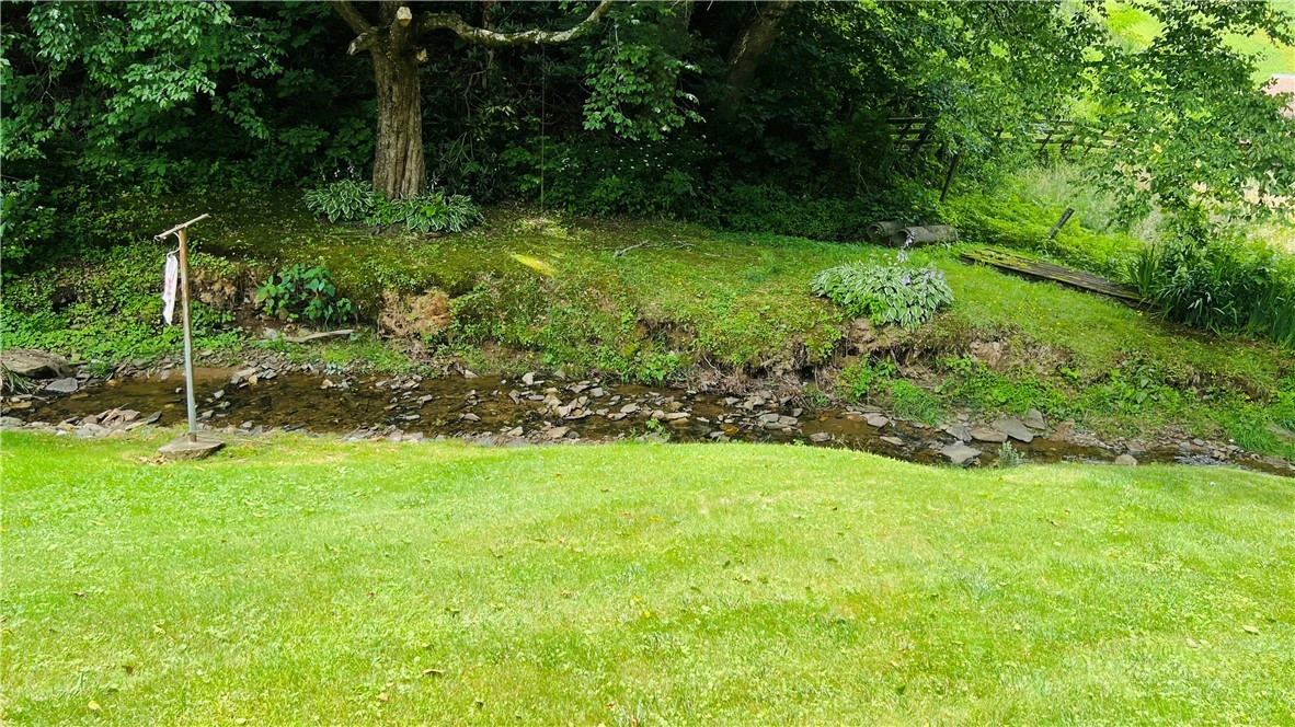 Image number 19 for the current listing