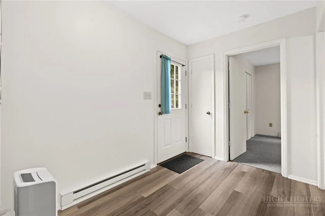 Image number 10 for the current listing