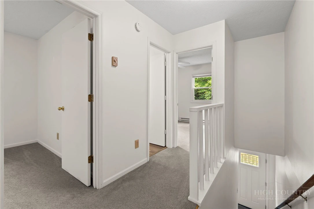 Image number 21 for the current listing