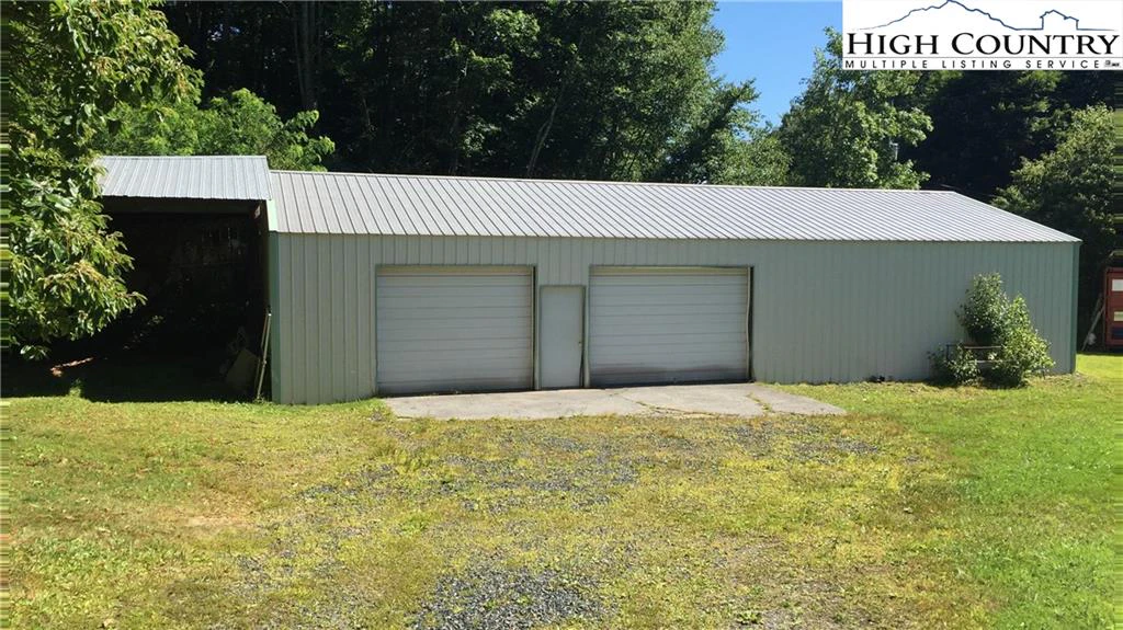 Image number 11 for the current listing