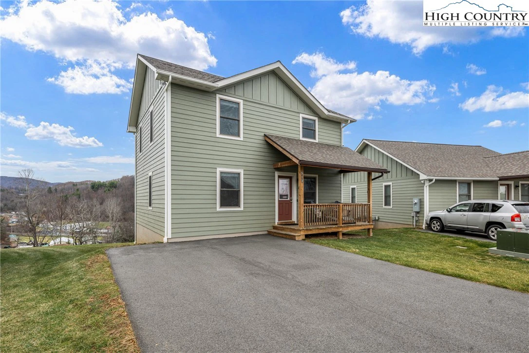 Image number 1 for the current listing
