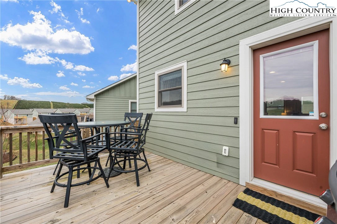 Image number 14 for the current listing