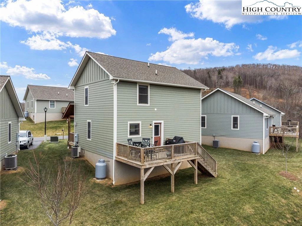Image number 15 for the current listing