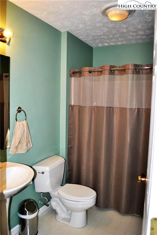 Image number 15 for the current listing