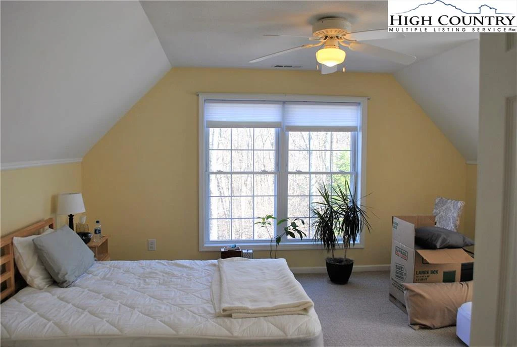 Image number 13 for the current listing