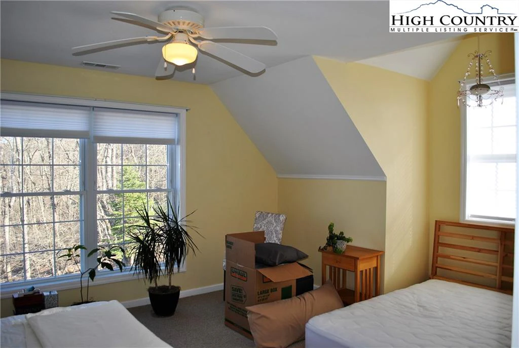 Image number 12 for the current listing