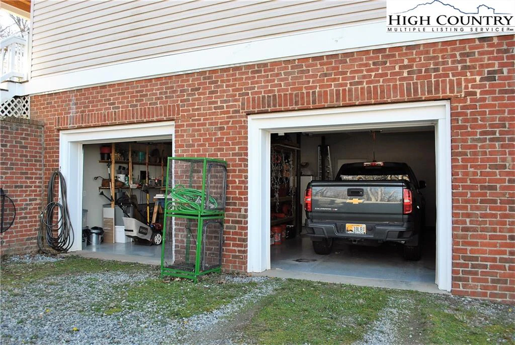 Image number 5 for the current listing