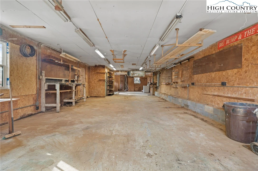 Image number 12 for the current listing