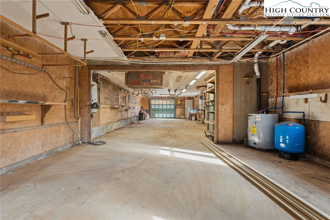 Image number 10 for the current listing