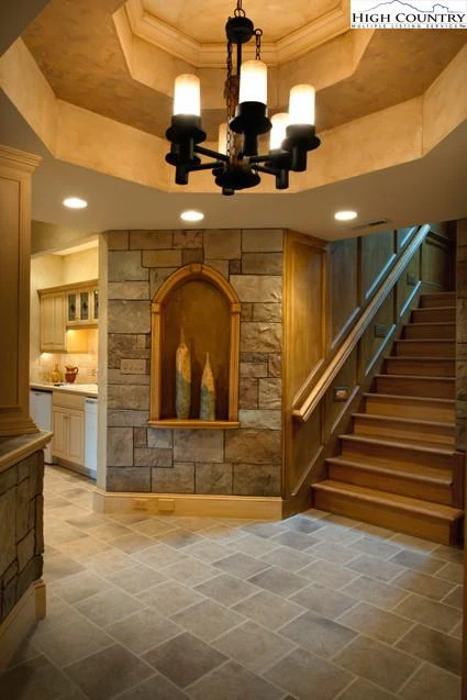Image number 7 for the current listing