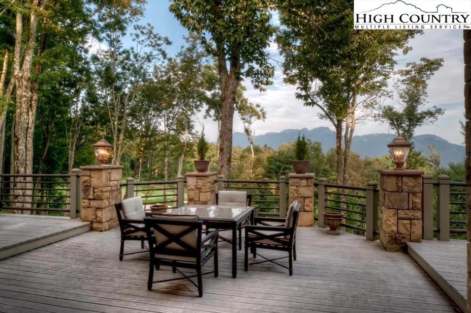 Image number 3 for the current listing