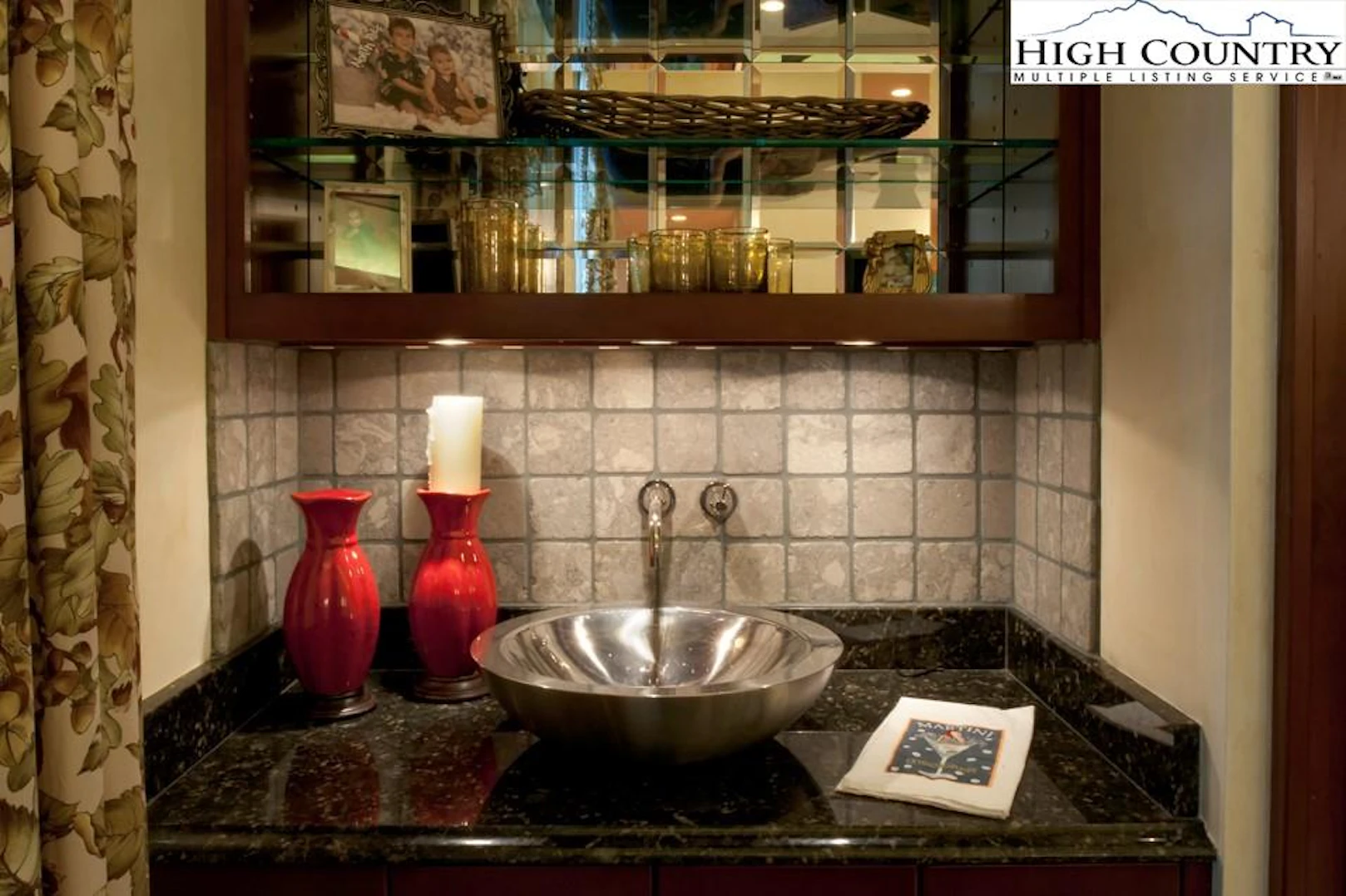 Image number 2 for the current listing