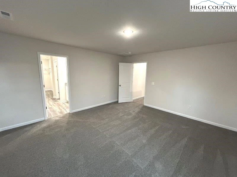 Image number 21 for the current listing