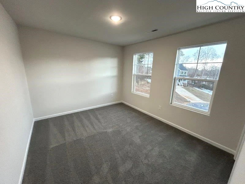 Image number 3 for the current listing