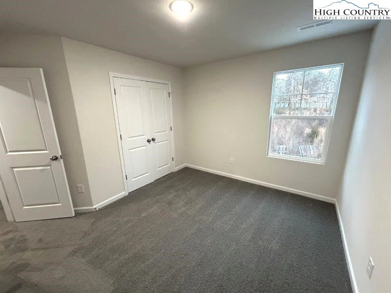Image number 6 for the current listing