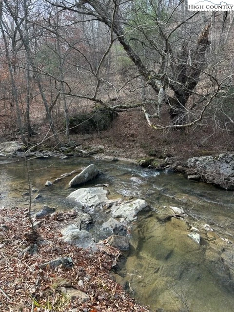 Image number 13 for the current listing