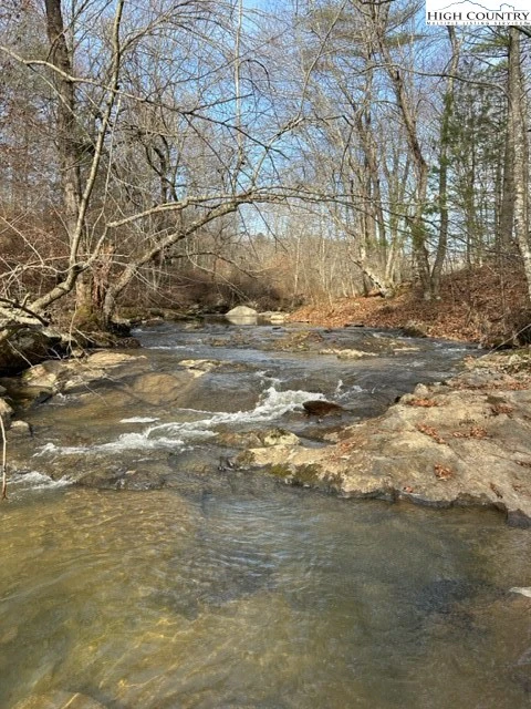 Image number 18 for the current listing