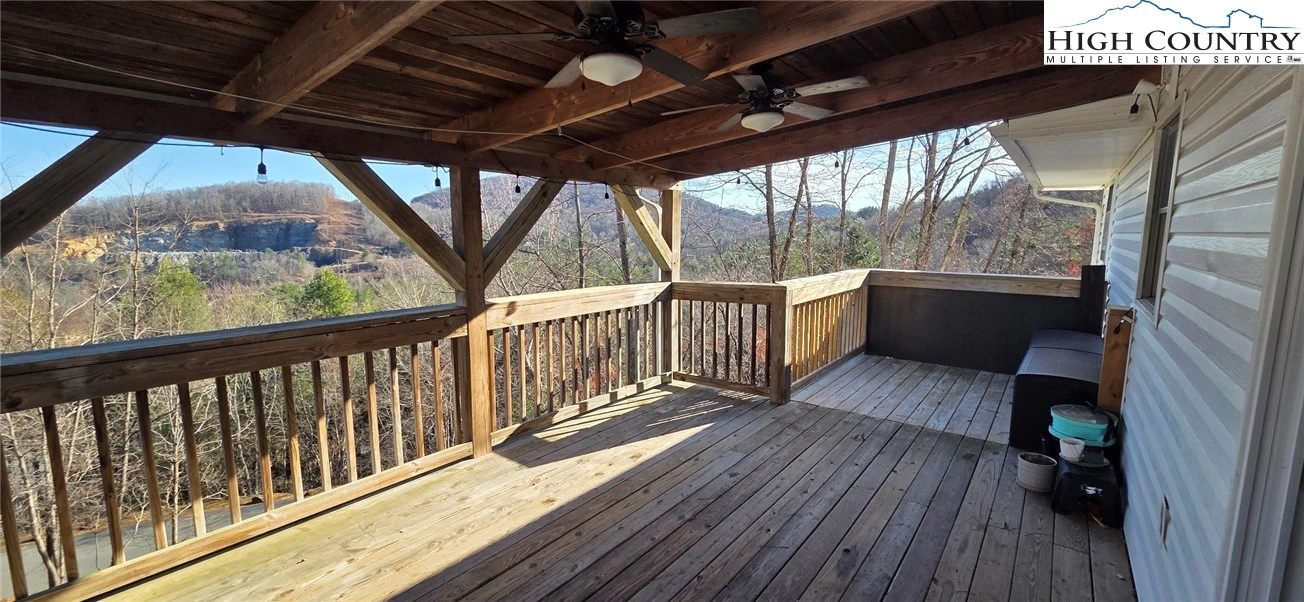 Image number 18 for the current listing