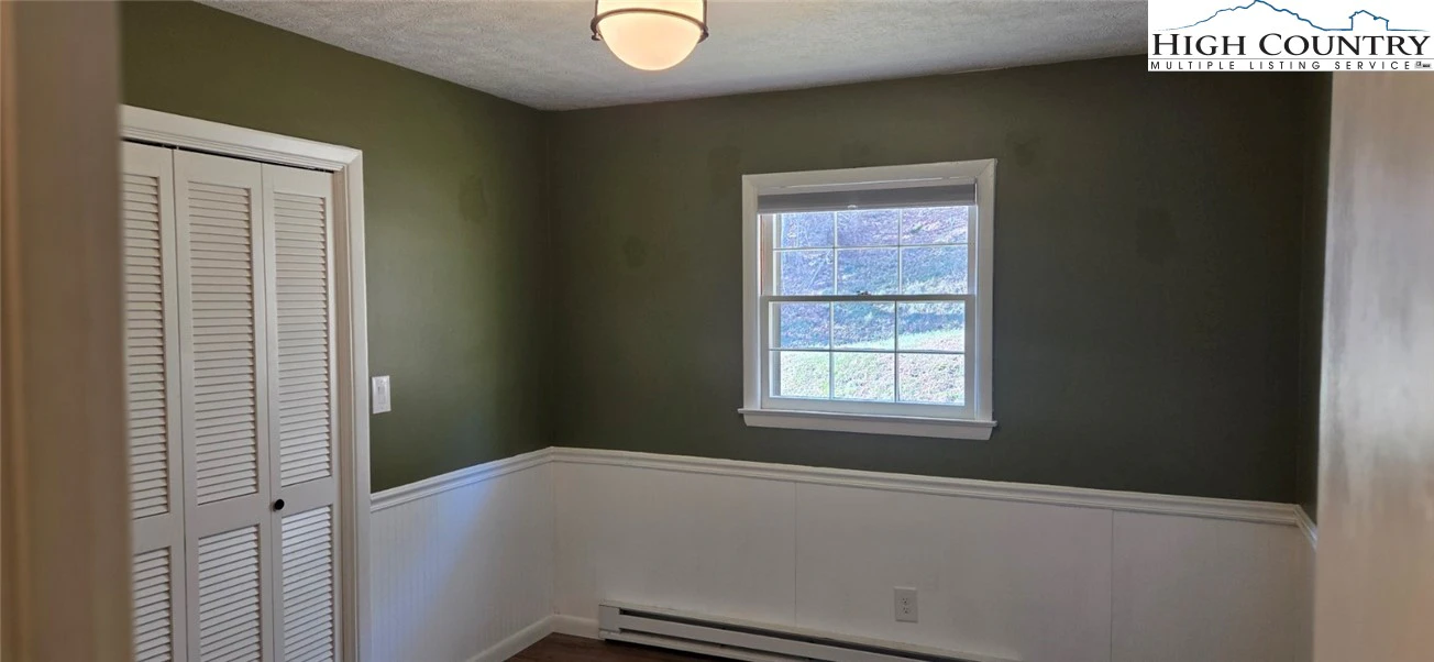 Image number 9 for the current listing