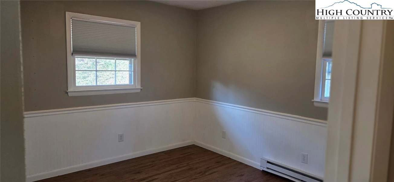 Image number 7 for the current listing