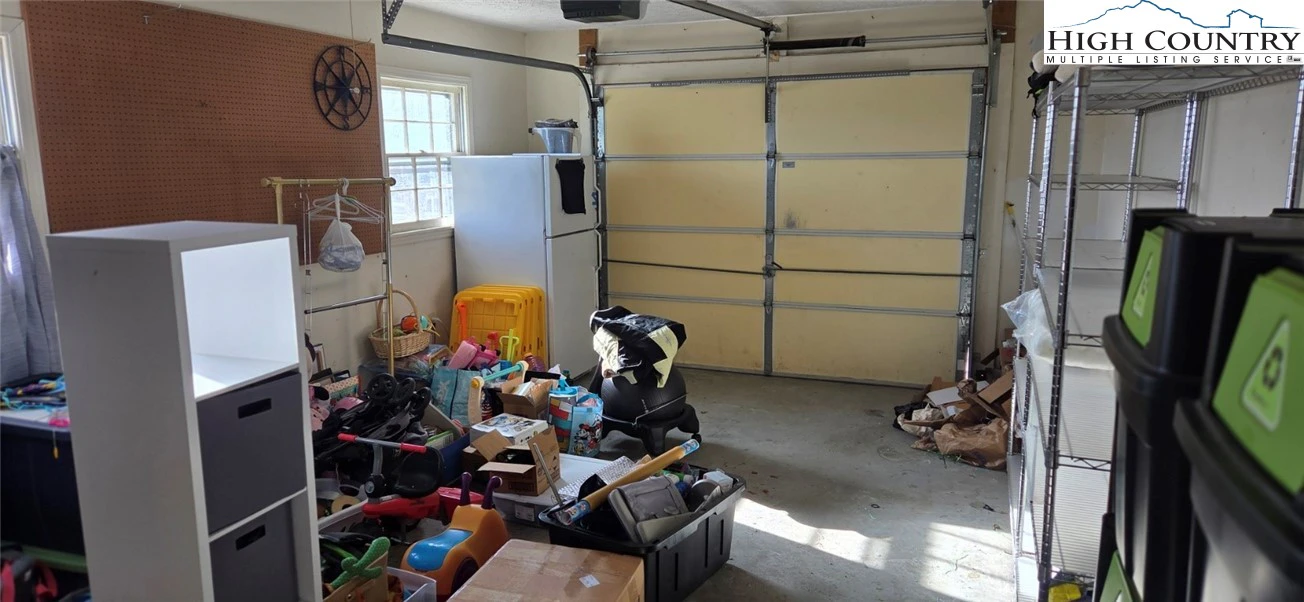 Image number 3 for the current listing