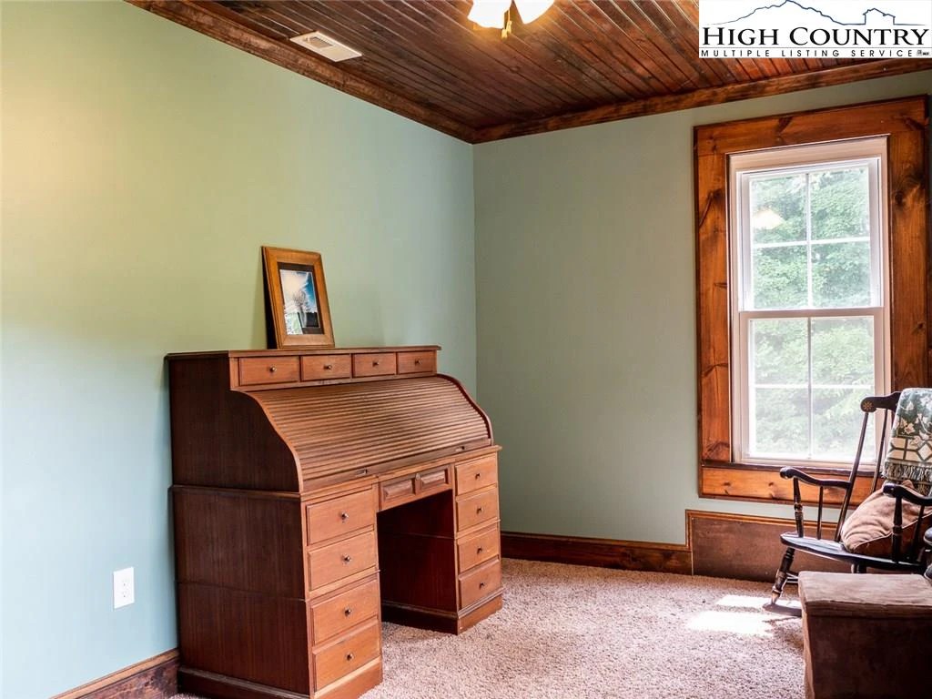 Image number 9 for the current listing