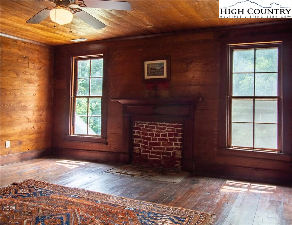 Image number 3 for the current listing