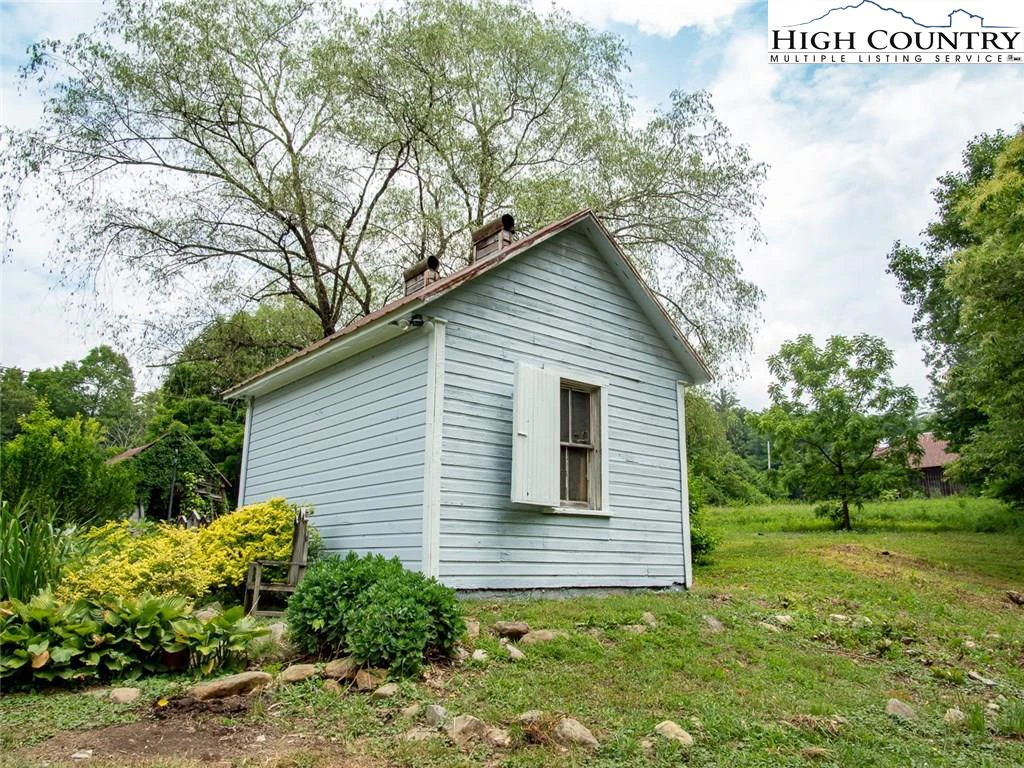 Image number 22 for the current listing