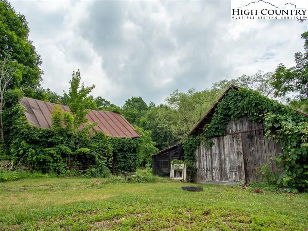 Image number 19 for the current listing