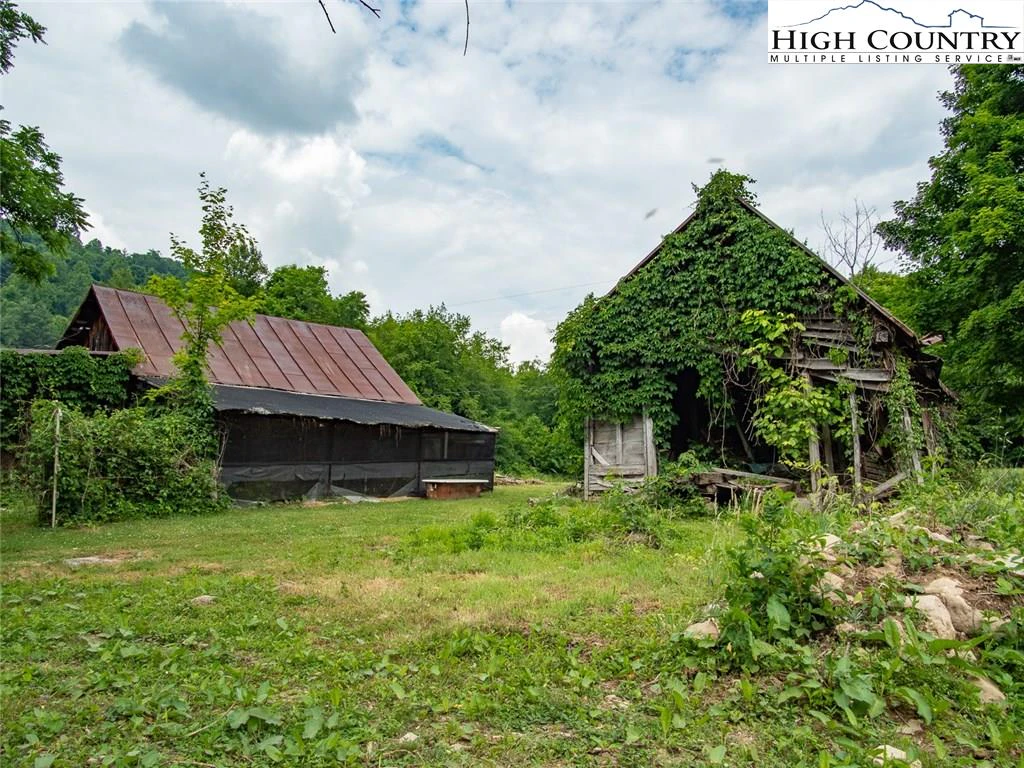 Image number 18 for the current listing