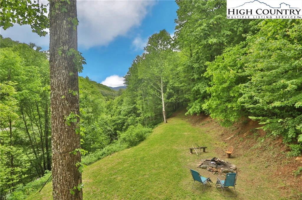 Image number 19 for the current listing