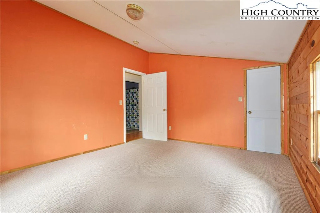 Image number 12 for the current listing