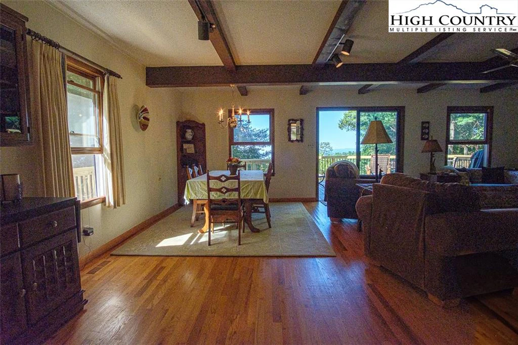 Image number 12 for the current listing