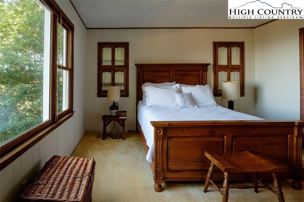 Image number 10 for the current listing
