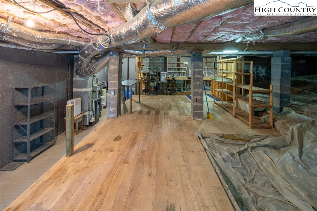 Image number 11 for the current listing
